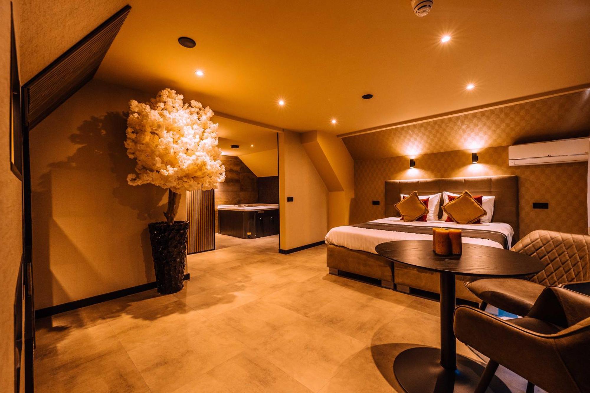 Hotel Buren Buren  ภายนอก รูปภาพ